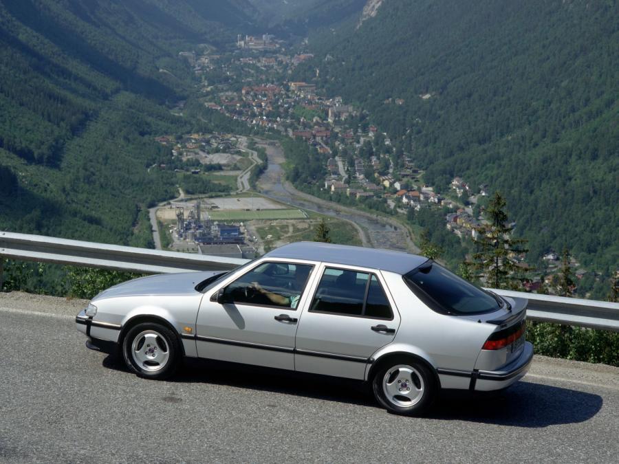  Saab 9000 CSE 1996 года  (фото 8 из 16)